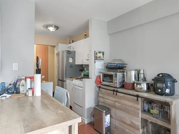 1075 Sheepshead Bay Road image 10 of 32