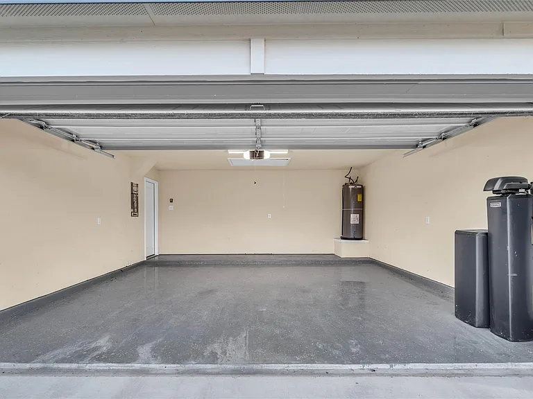 6407 Hercules Ave — Photo 16