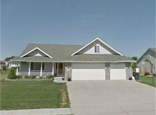 901 Winfield Cir, Sergeant Bluff, IA 51054