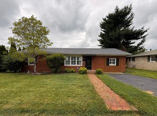 597 Meadowbrook Ln, Harrodsburg, KY 40330