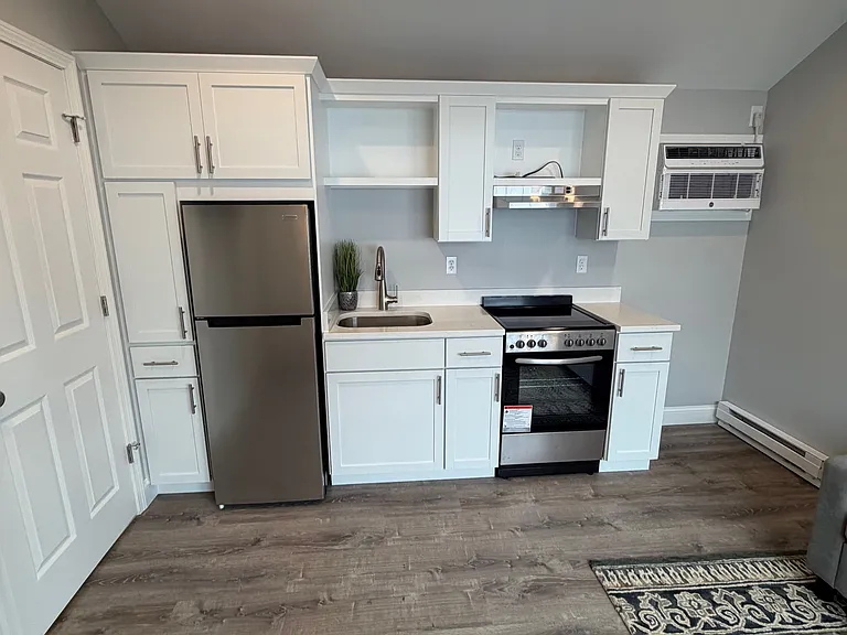 110 Lafayette Rd #15 — Photo 2
