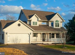 929 Deer Mountain Dr, Harpers Ferry, WV 25425