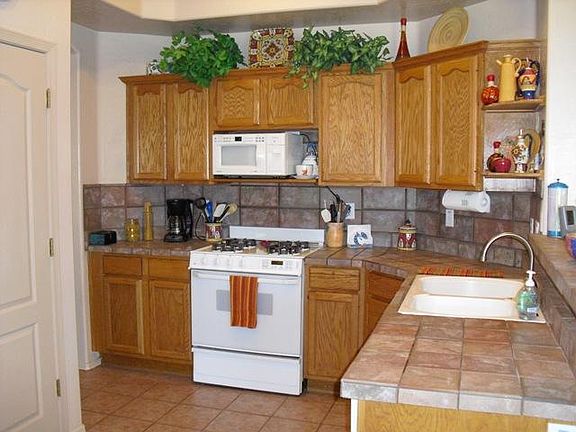 4th image of 3550 N Desert Oasis