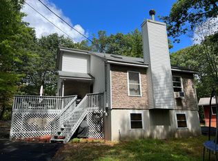 368 Wild Acres Dr, Dingmans Ferry, PA 18328