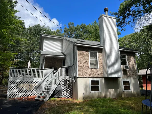 368 Wild Acres Dr, Dingmans Ferry, PA 18328