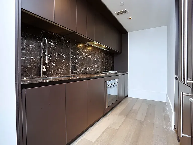 429 Kent Ave #807 — Photo 1