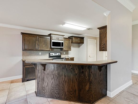 3rd image of 1003 Lillian Michel Dr