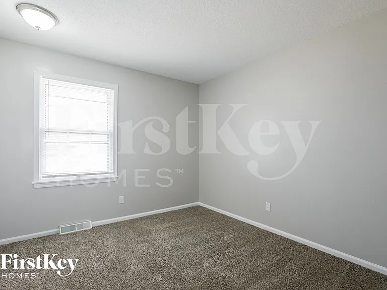 706 SW Merritt St — Photo 10