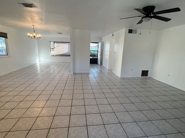6900 Luella Anne Dr NE — Photo 9