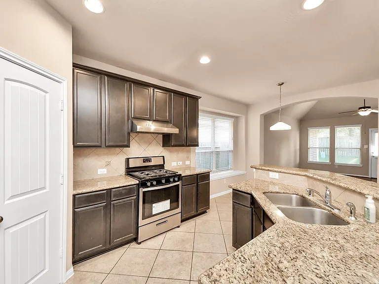 3115 Lake Dr — Photo 12