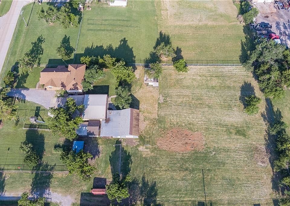 2nd image of 6621 SW 59th St