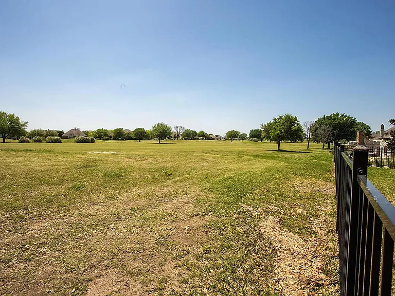 2713 Butler National Dr — Photo 24