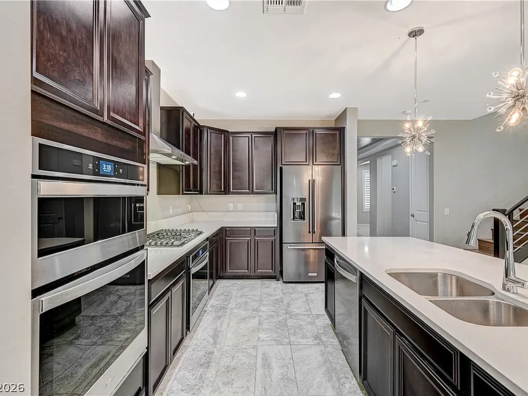 3741 Glasstop Dr — Photo 23