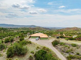 21 Ocotillo Trl, La Luz, NM 88337