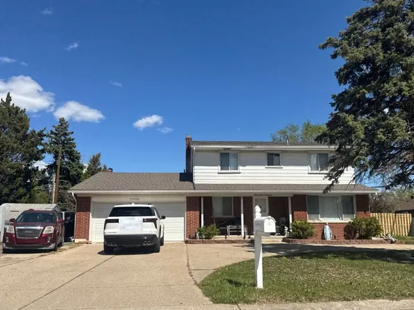 35062 Hammond Dr, Clinton Township, MI 48035