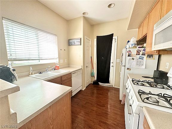 5th image of 9820 Hanover Grove Ave