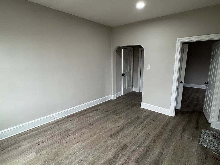 527 W Orange St #8 — Photo 7