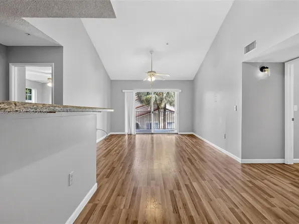 7808 Sonoma Springs Cir APT 304, Lake Worth, FL 33463