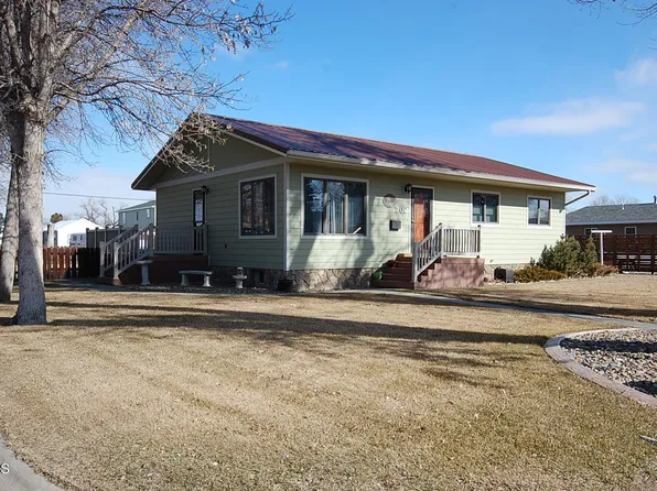702 6th St SE, Sidney, MT 59270