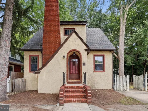 146 W Barber Ave, Woodbury, NJ 08096