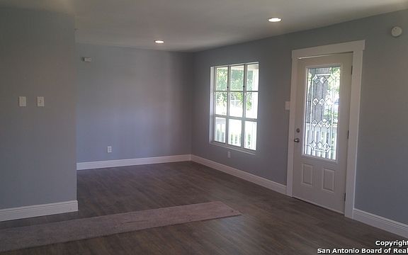 5th image of 8818 Troy Dr