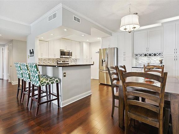 3rd image of 1750 Saint Charles Ave APT 435