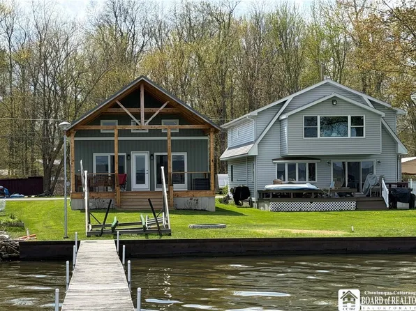 29 Loomis Bay Rd, Ashville, NY 14710