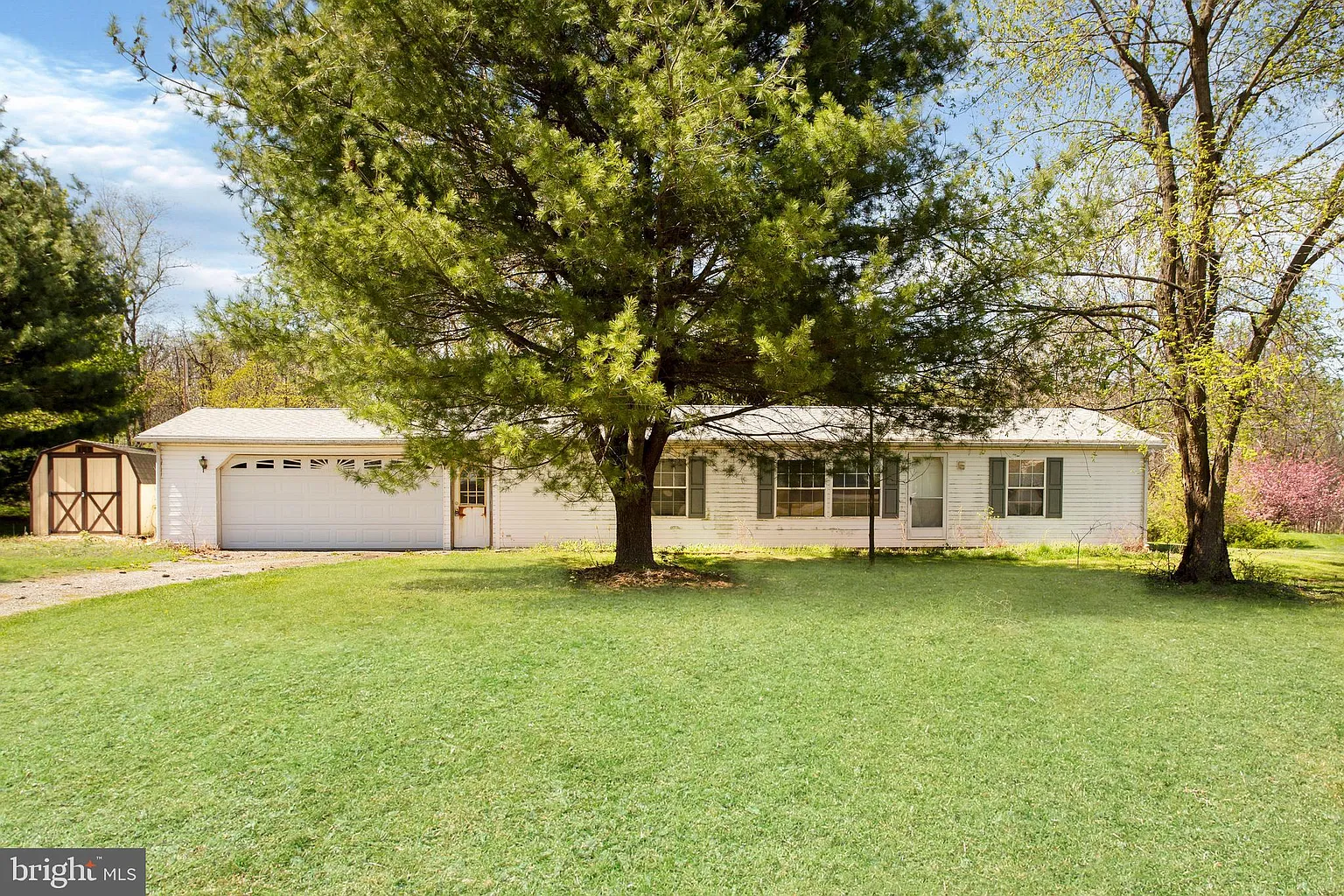 328 Leedy Rd photo 1