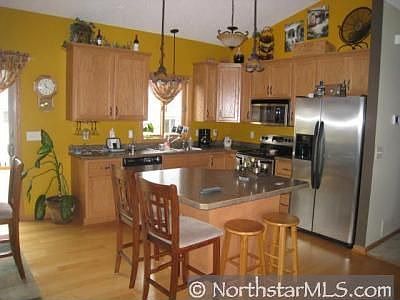 3rd image of 1117 Scott Ln