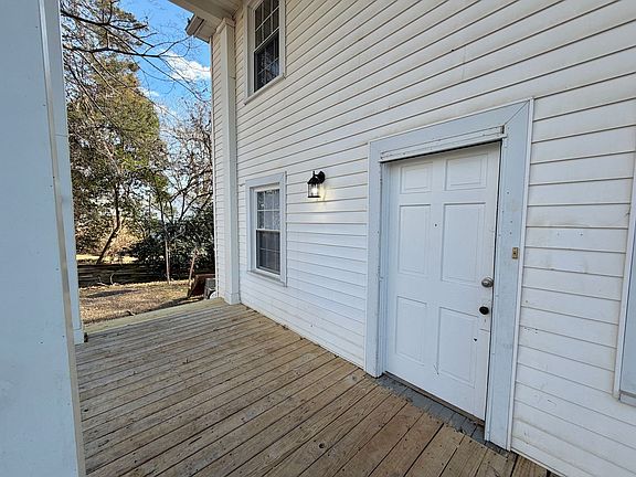 3rd image of 820 Wood St
