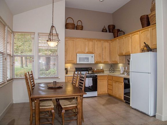 3rd image of 26 Quail Hollow Ln Unit B-15