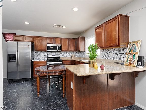 5th image of 5184 Floralita St