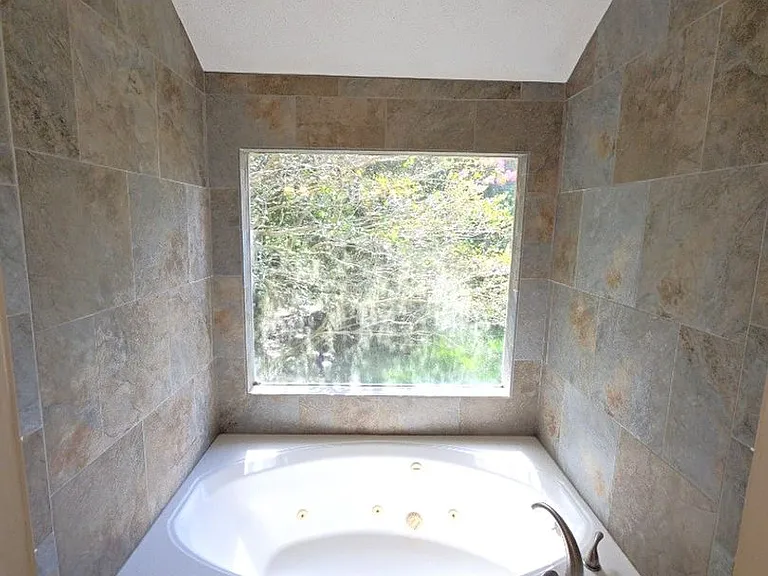 2502 Fairwind Dr — Photo 32
