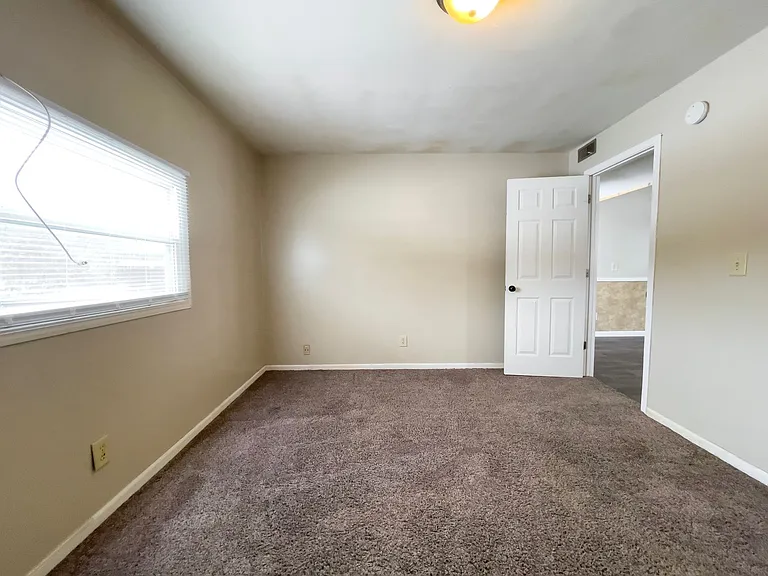 1800 E Princeton Ave — Photo 16