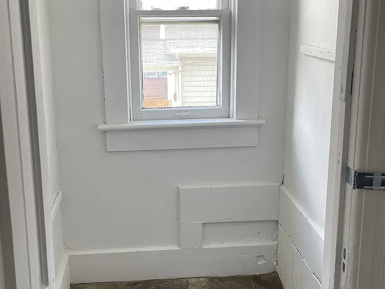 1324B S 11th St — Photo 5