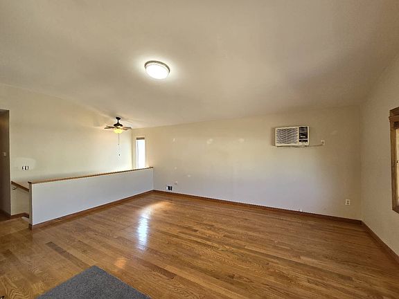 4th image of 38 Joel Pl Floor 2