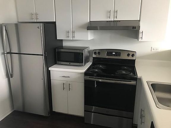 2nd image of 400 E Ohio St APT 3850