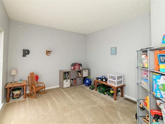 3rd image of 3802 Woodglen Ave