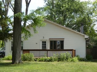 910 Highland Ave, Wauconda, IL 60084