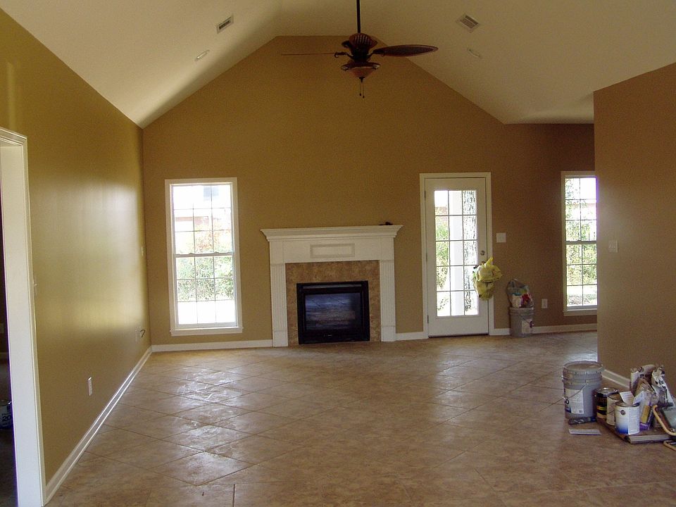 2nd image of 115 Sonya Cir