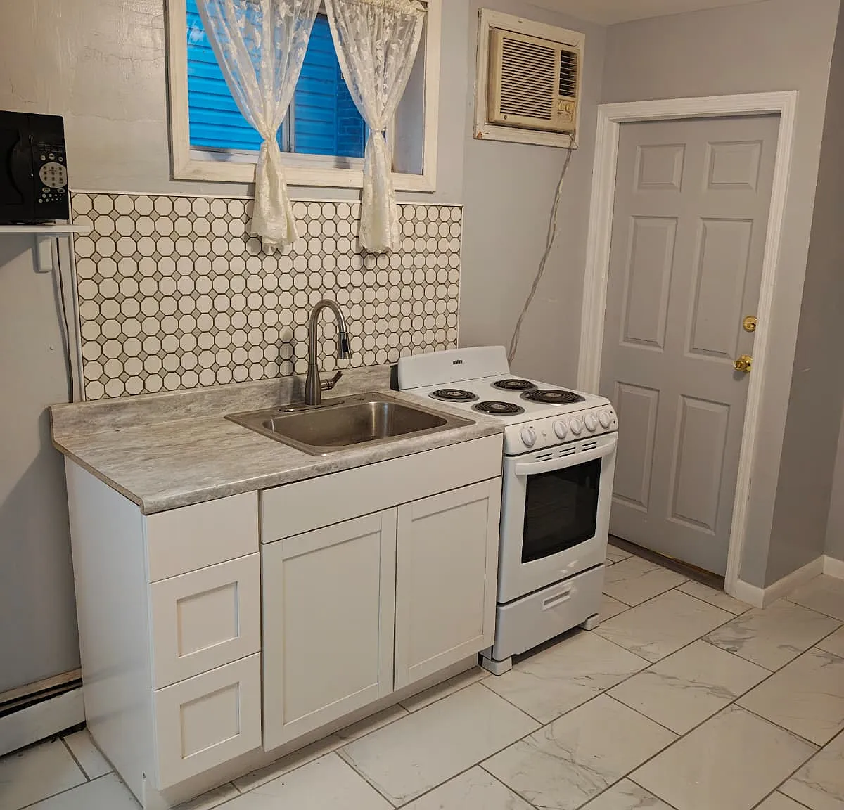 645 East Saint Georges Avenue - 2 — Photo 3