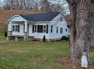 128 Walking Rd, Burnsville, NC 28714
