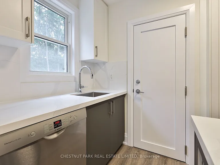 4 Oriole Cres #MAIN — Photo 11