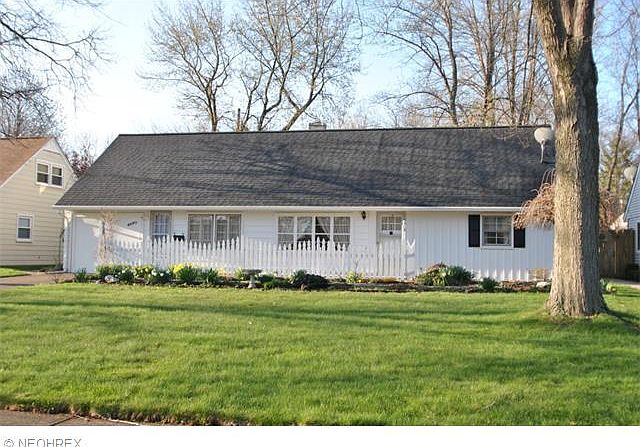 1st image of 4880 Beachwood Dr