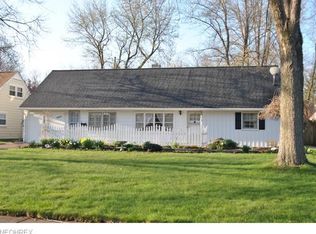 4880 Beachwood Dr, Sheffield Lake, OH