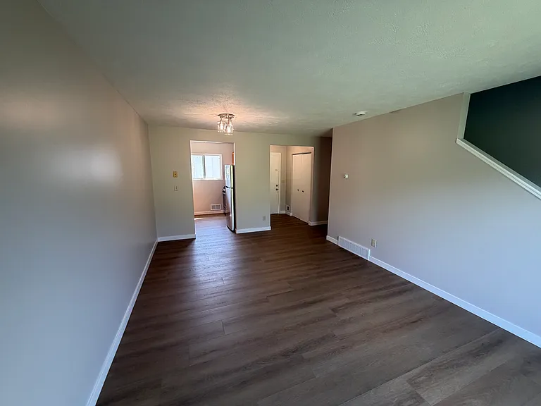 1897 Apartment Dr #7 — Photo 3