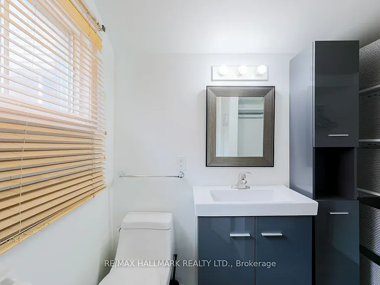 405 Kingston Rd #MAIN FLOOR — Photo 11