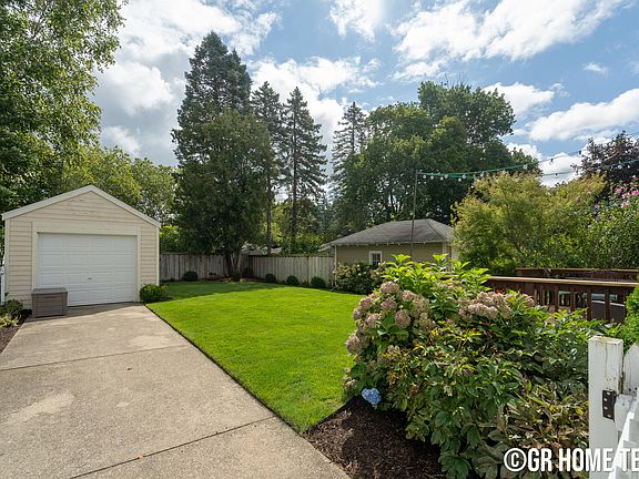 3rd image of 56 Wallinwood Ave NE