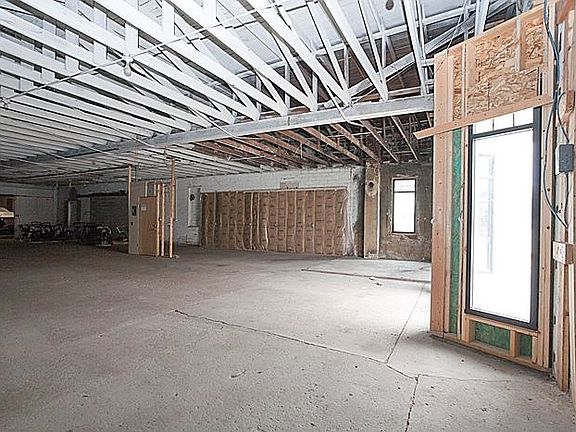 4th image of 219 W Salem Ave
