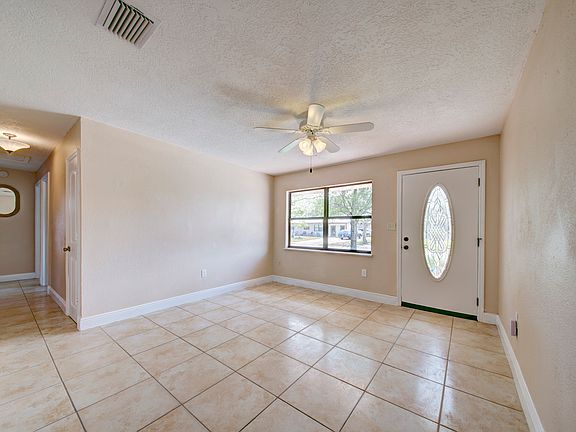 5th image of 1383 Rosemary Dr
